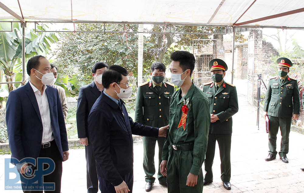 Chủ tịch UBND tỉnh Lê Ánh Dương kiểm tra công tác chuẩn bị giao nhận quân năm 2022 tại thành phố Bắc Giang