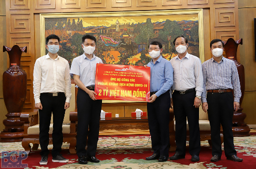 Bắc Giang: Tiếp nhận 2 tỷ đồng ủng hộ công tác phòng, chống dịch Covid-19