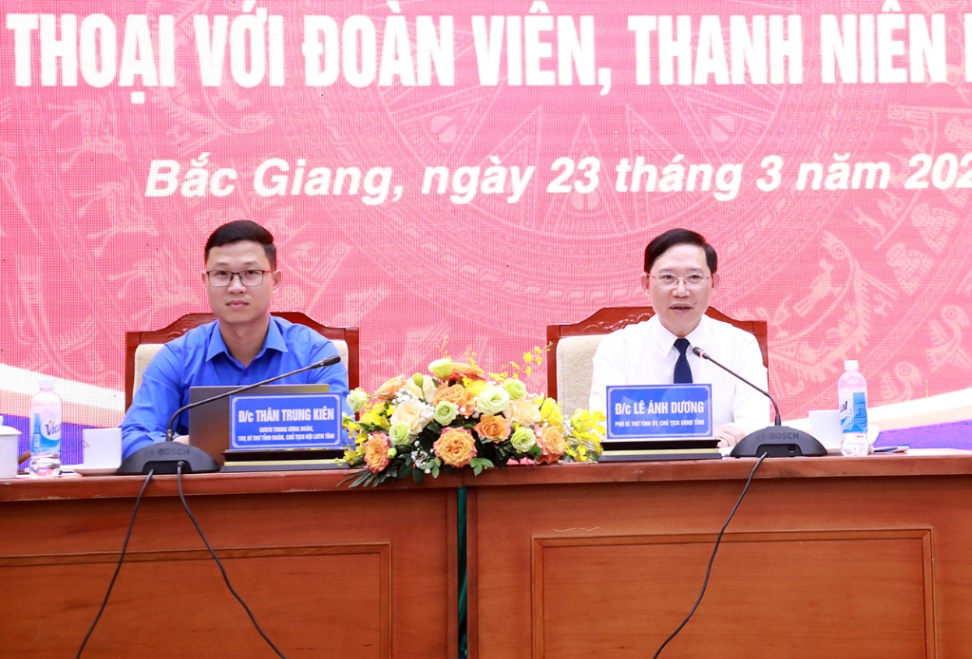 Chủ tịch UBND tỉnh Bắc Giang Lê Ánh Dương đối thoại với đoàn viên, thanh niên