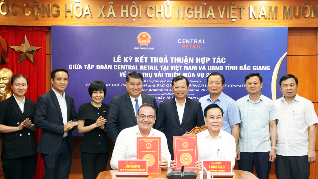 UBND tỉnh Bắc Giang và Tập đoàn Central Retail ký kết Biên bản ghi nhớ hợp tác xúc tiến tiêu thụ...