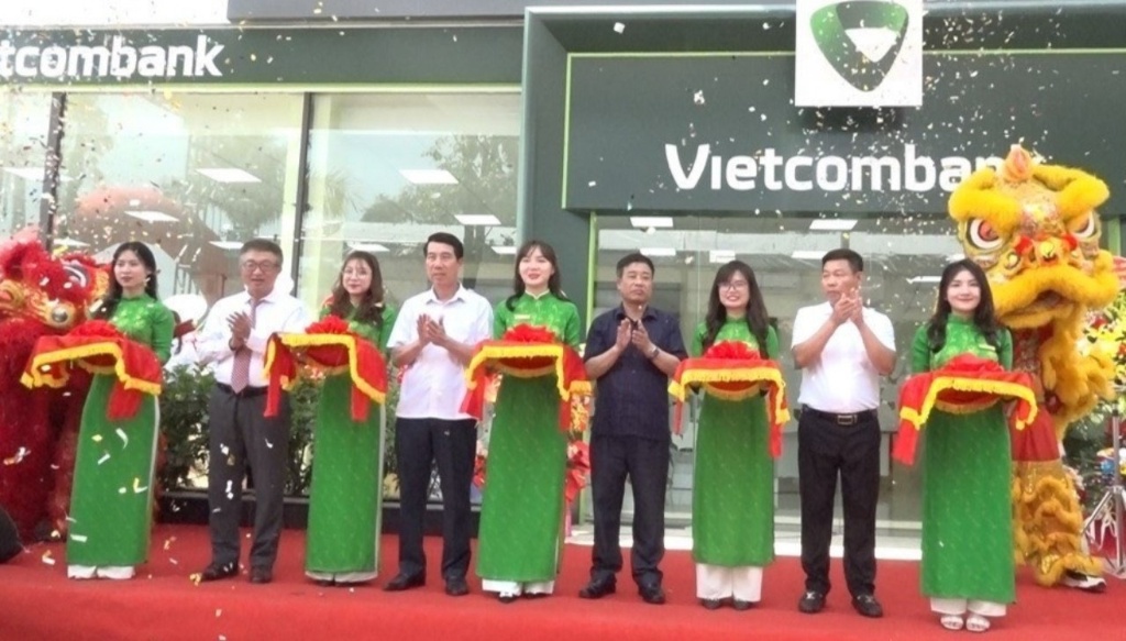 Vietcombank Bắc Giang khai trương Phòng Giao dịch Lục Nam