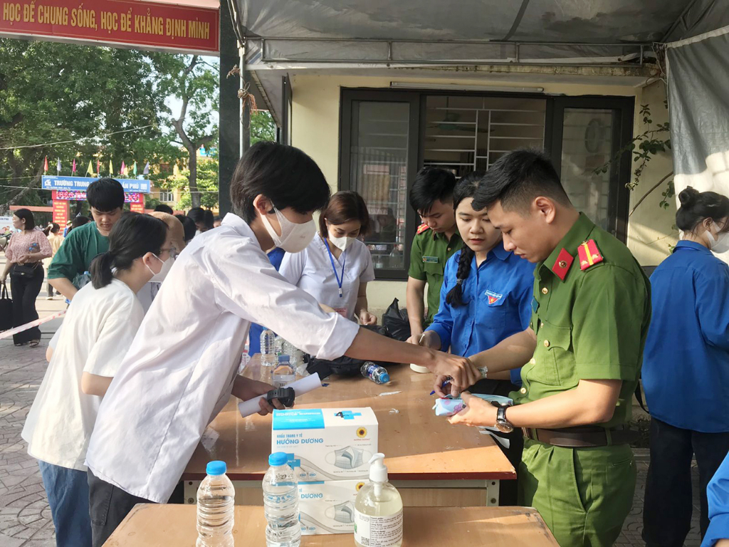 Lực lượng Công an tỉnh Bắc Giang bảo đảm an ninh trật tự tại các điểm thi tuyển sinh vào lớp 10 THPT