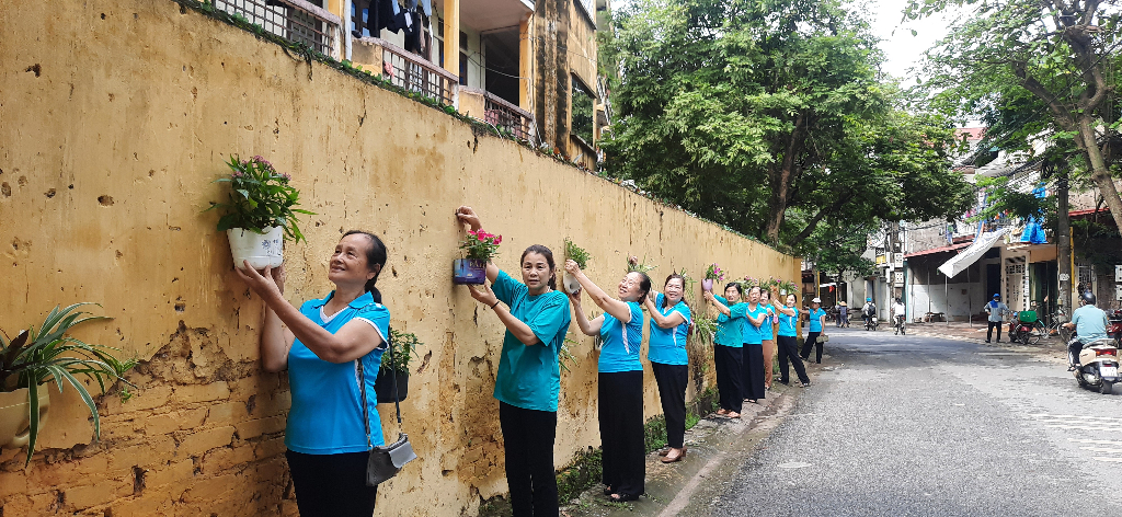 Phụ nữ Bắc Giang triển khai hiệu quả mô hình “Xây dựng gia đình 5 không, 3 sạch” góp phần xây dựng nông thôn mới