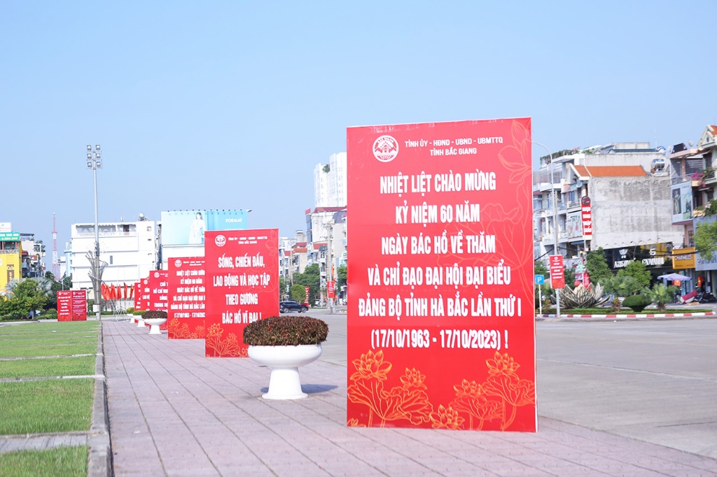 Bắc Giang trang hoàng rực rỡ chào mừng kỷ niệm 60 năm Ngày Bác Hồ về thăm