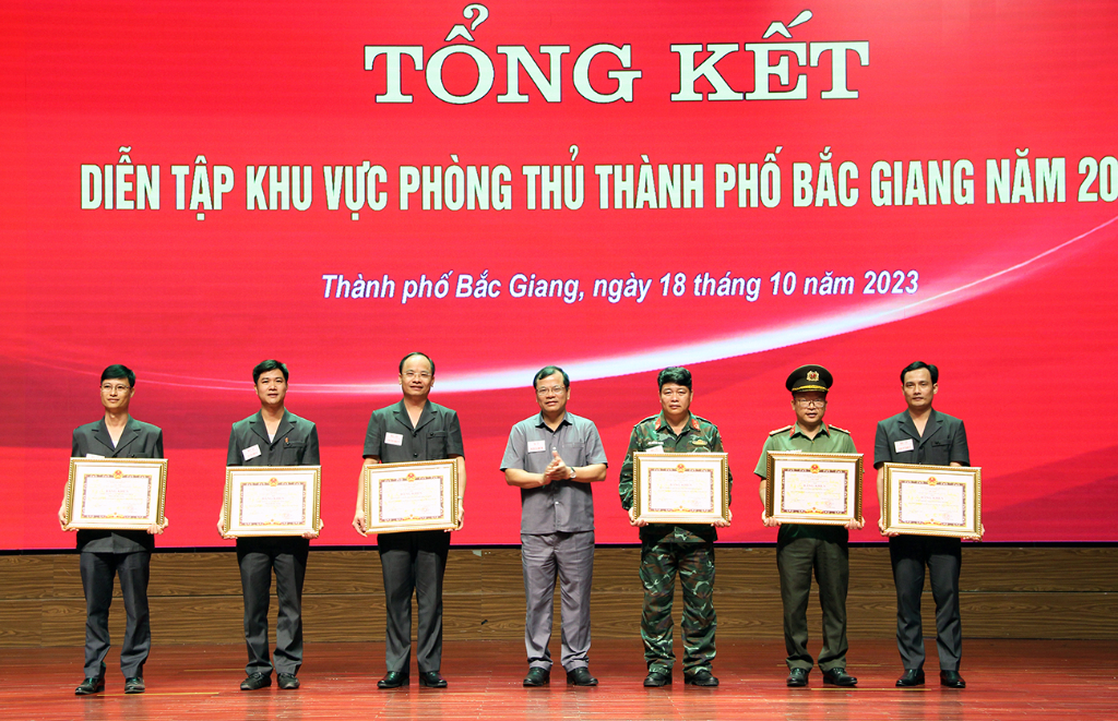 Thành phố Bắc Giang hoàn thành xuất sắc diễn tập khu vực phòng thủ năm 2023