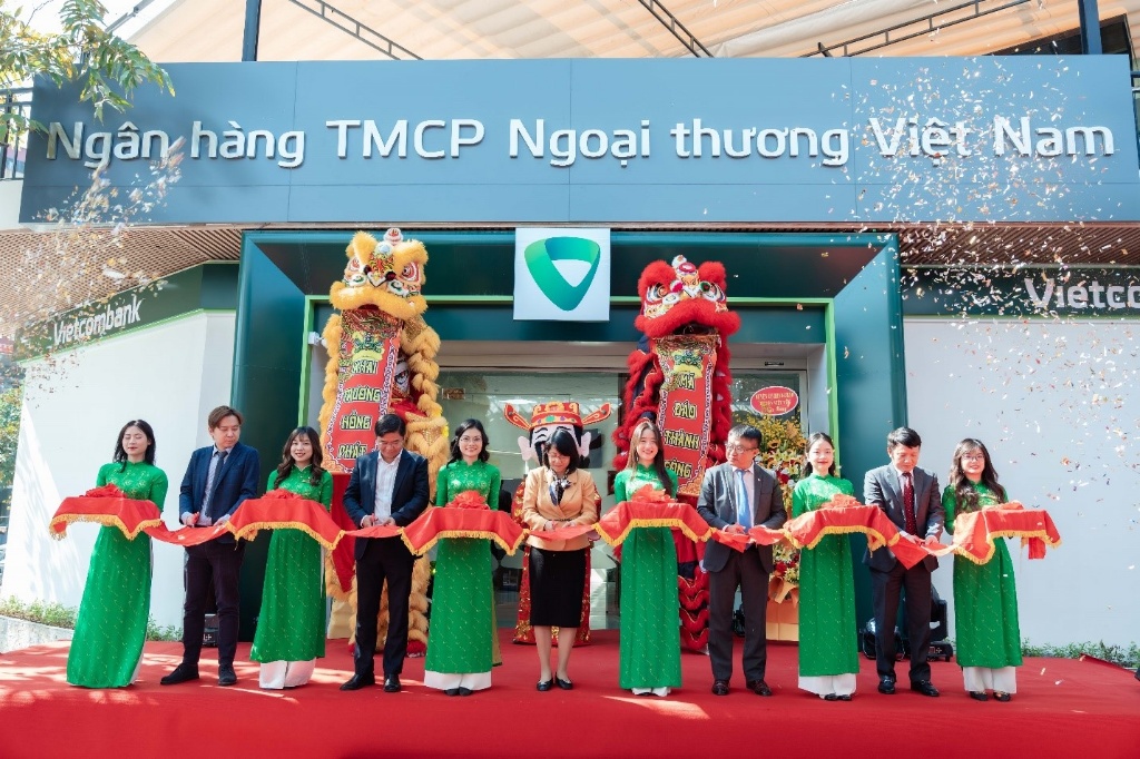 Vietcombank Bắc Giang tổ chức lễ khai trương Phòng giao dịch khu công nghiệp Quang Châu