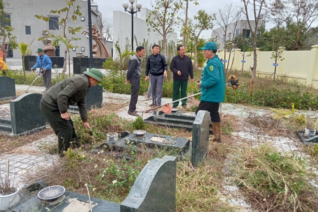 Hội CCB xã An Thượng tổ chức ra quân tổng vệ sinh Nghĩa trang Liệt sĩ nhân kỉ niệm 79 năm ngày...