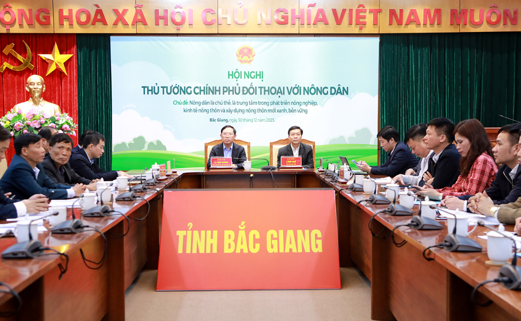 Thủ tướng Chính phủ đối thoại với nông dân Việt Nam