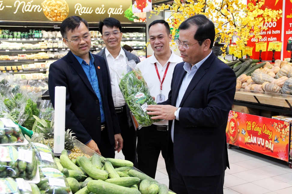 Phó Chủ tịch UBND tỉnh Phan Thế Tuấn kiểm tra tình hình hàng hóa dịp Tết Nguyên đán 2024
