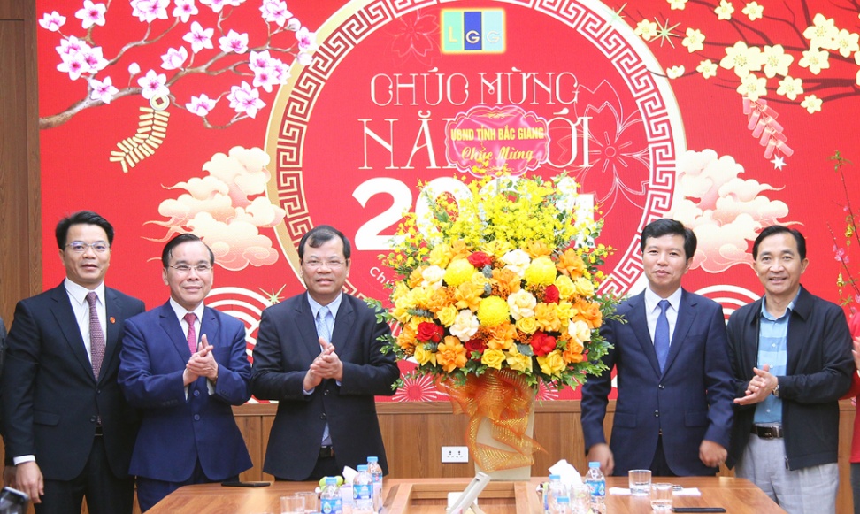Phó Chủ tịch UBND tỉnh Phan Thế Tuấn kiểm tra tình hình sản xuất, kinh doanh đầu năm của doanh nghiệp