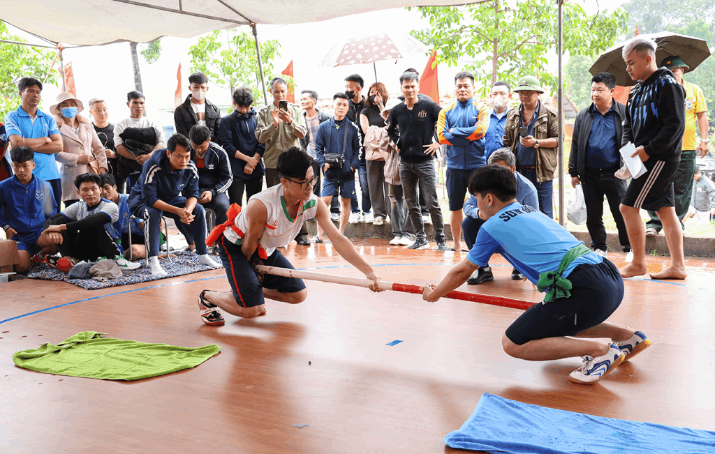 Khai mạc Giải Vô địch đẩy gậy - kéo co tỉnh Bắc Giang năm 2024
