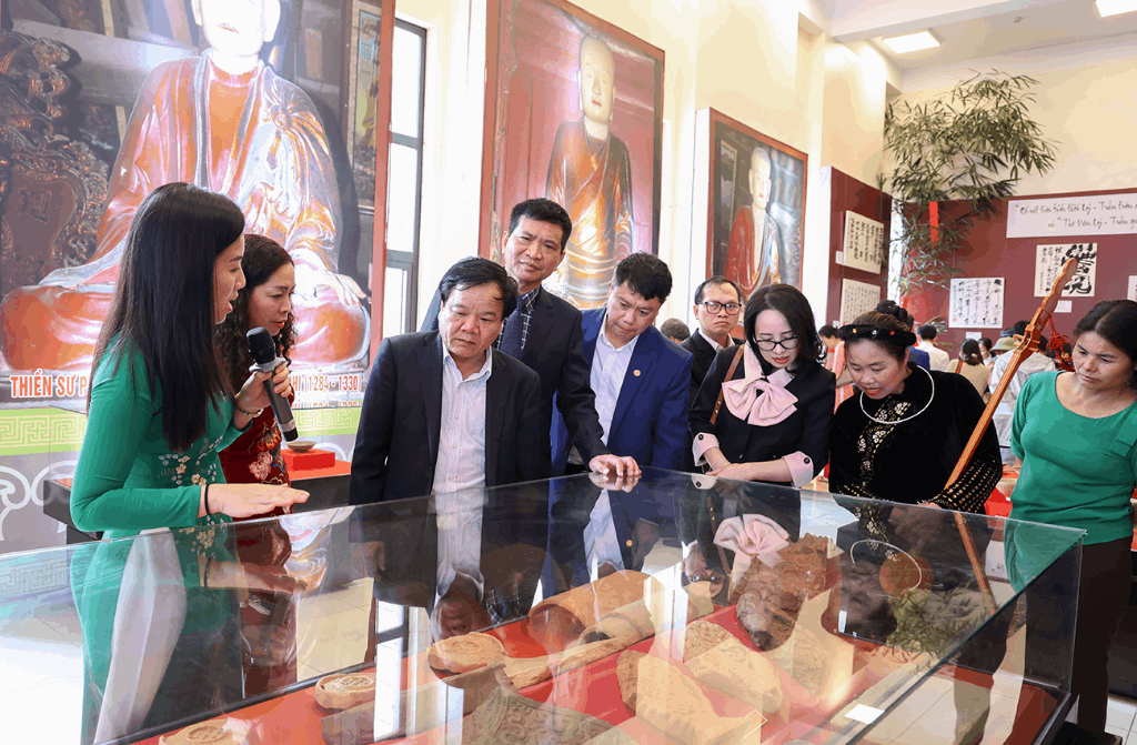 Bắc Giang: Khai mạc trưng bày cổ vật, hiện vật tiêu biểu thời Lý - Trần