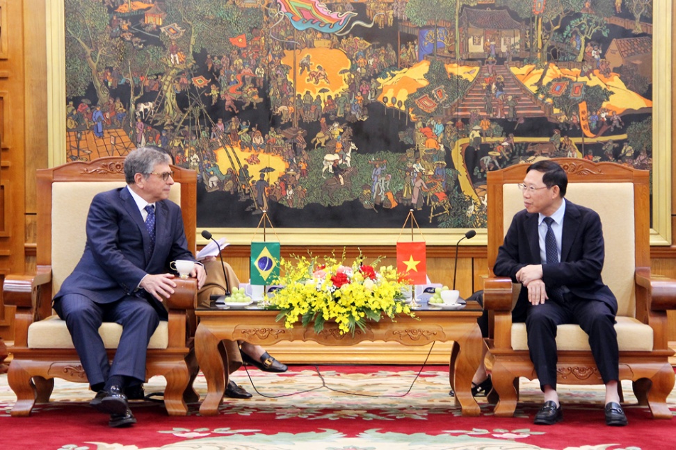 Chủ tịch UBND tỉnh Lê Ánh Dương tiếp xã giao Đại sứ đặc mệnh toàn quyền Brazil tại Việt Nam