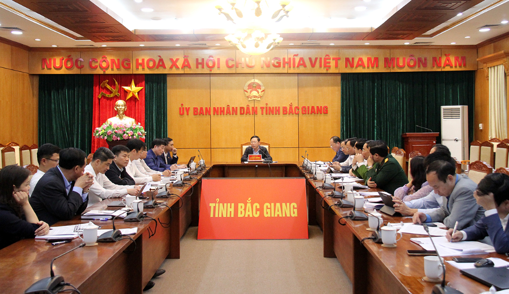 Bắc Giang: Họp Ban Chỉ đạo vận động, hỗ trợ xây dựng xóa nhà tạm, nhà dột nát
