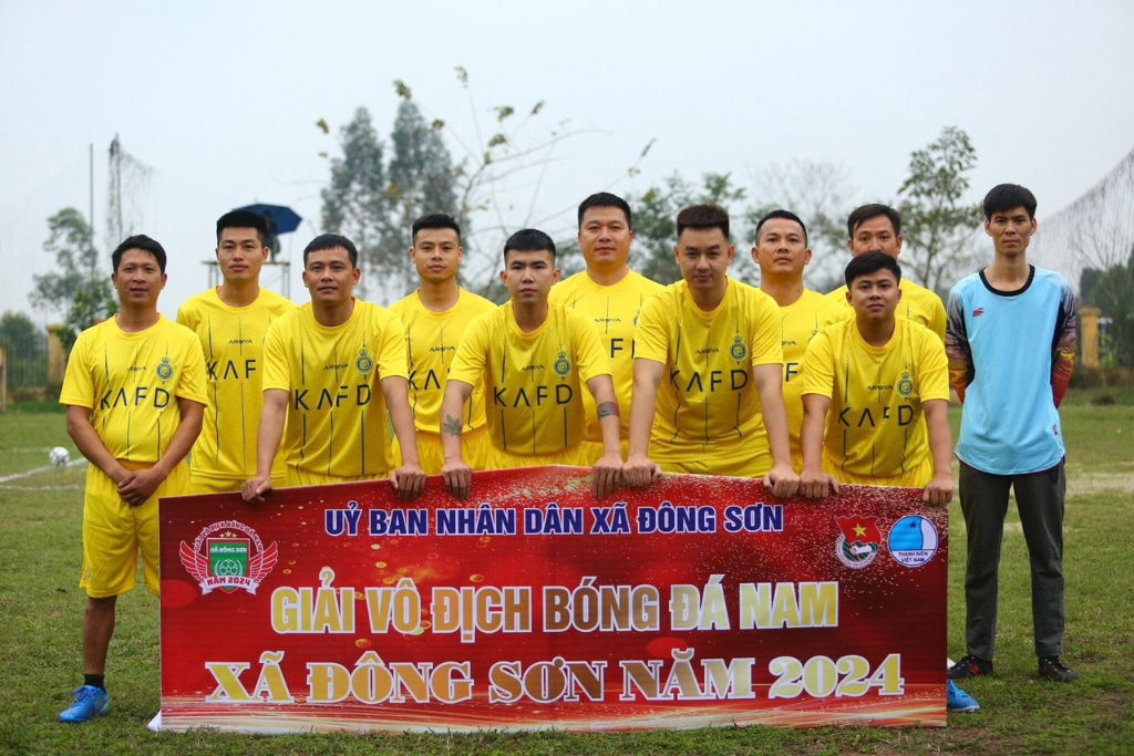 Khai mạc Giải vô địch bóng đá nam chào mừng Lễ hội truyền thống xã Đông Sơn năm 2024