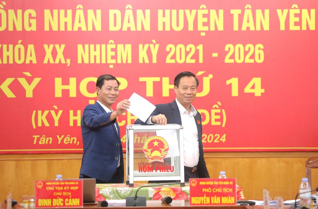 Kỳ họp thứ 14 HĐND huyện Tân Yên khóa XX thông qua 5 Nghị quyết
