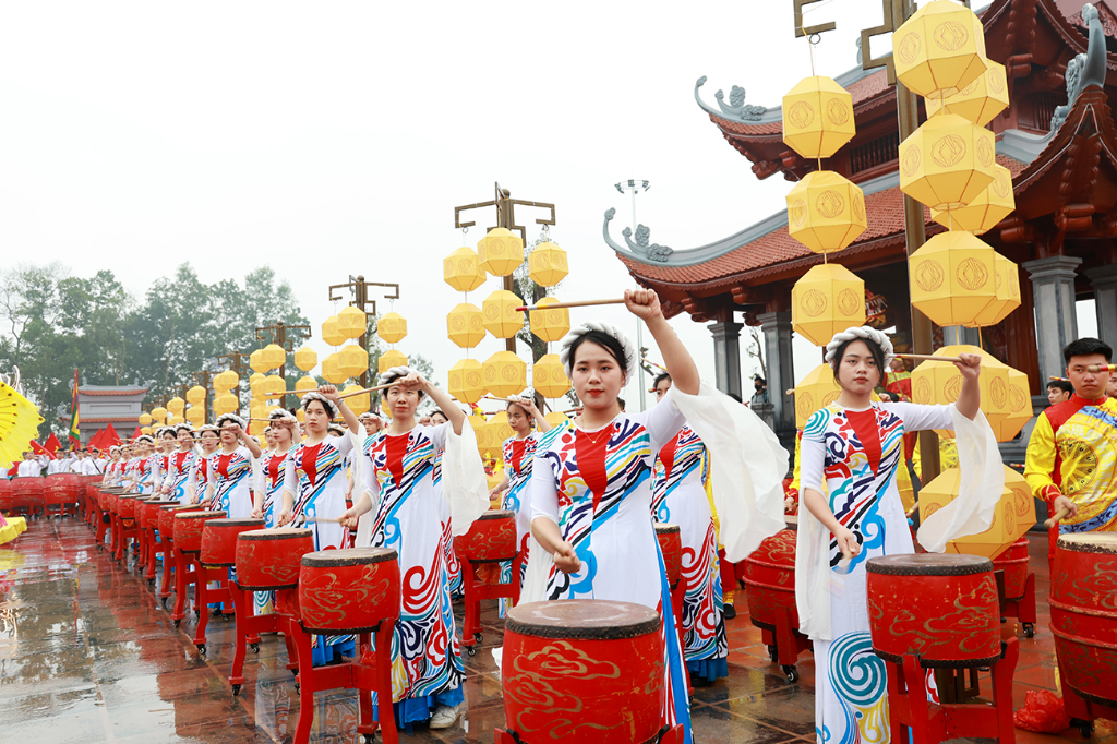 Đặc sắc và ấn tượng màn trống hội, múa lân rồng tại Lễ hội kỷ niệm 140 năm khởi nghĩa Yên Thế