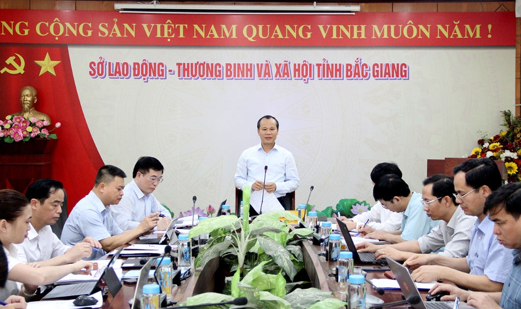 Phó Chủ tịch Thường trực UBND tỉnh Mai Sơn làm việc với Sở Lao động - Thương binh và Xã hội về kết quả thực hiện nhiệm vụ 4 tháng đầu năm