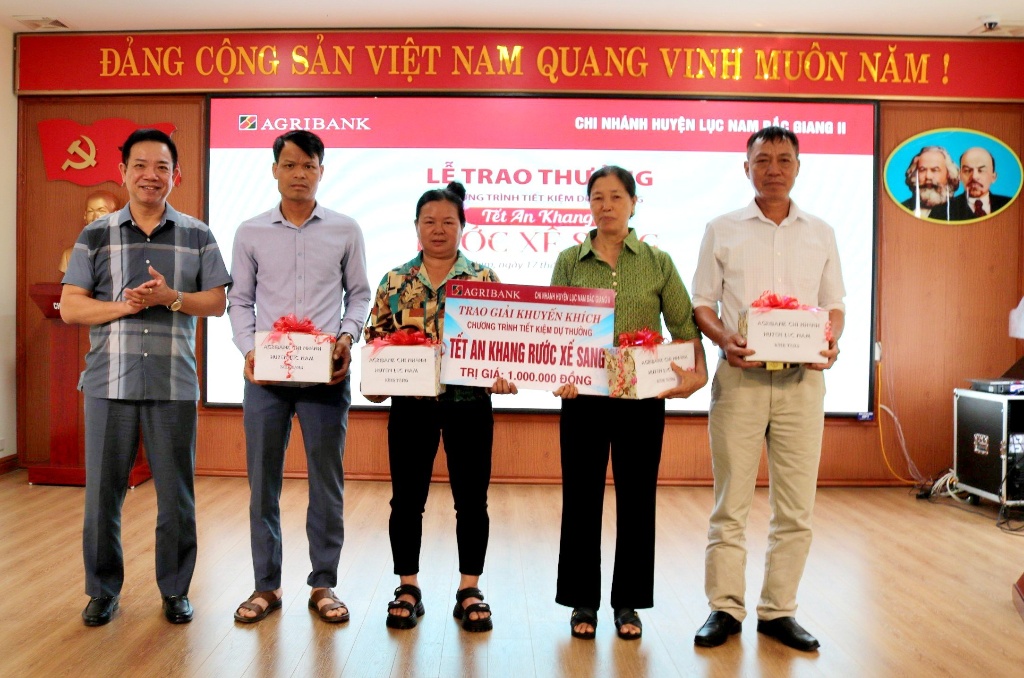 Agribank Lục Nam tổ chức trao thưởng chương trình huy động tiết kiệm dự thưởng “Tết an khang rước...
