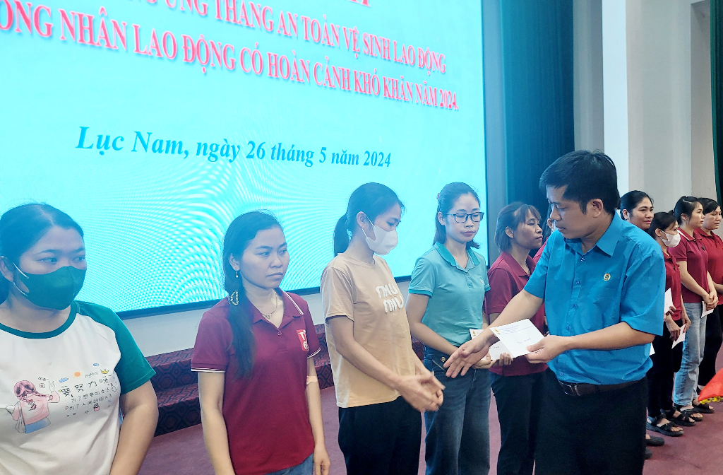LĐLĐ huyện Lục Nam tổ chức tháng công nhân, hưởng ứng tháng vệ sinh lao động.