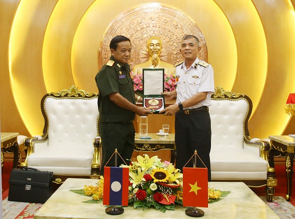 Bộ Tư lệnh Hải quân tiếp đoàn Cục Bảo vệ nội bộ Quân đội Lào