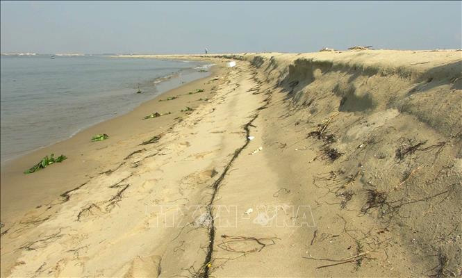 Đảo cát trên biển trở thành bãi chắn sóng tự nhiên cho bờ biển Hội An