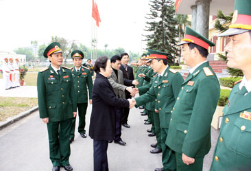 Phó Chủ tịch nước thăm và chúc tết Bộ Chỉ huy Quân sự tỉnh