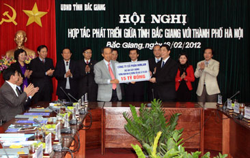 Công ty cổ phần Him Lam hỗ trợ 15 tỷ đồng xây dựng Trường Mầm non và Trường tiểu học xã Phì Điền, huyện Lục Ngạn