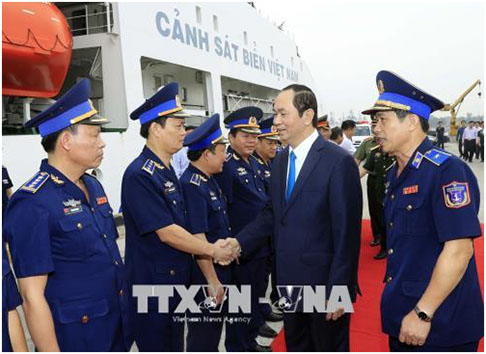 Chủ tịch nước Trần Đại Quang thăm, chúc Tết cán bộ, chiến sĩ vùng Cảnh sát biển 3