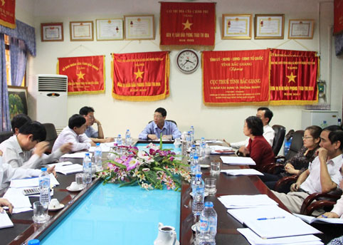 Chủ tịch UBND tỉnh Bùi Văn Hải làm việc với Cục Thuế tỉnh về thực hiện các chỉ tiêu thu, sắc thu 
