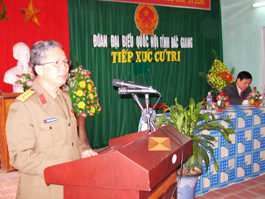 Đoàn đại biểu Quốc hội tỉnh Bắc Giang tiếp xúc cử tri tại huyện Hiệp Hoà.