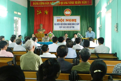 Chủ tịch UBND tỉnh Bùi Văn Hải tiếp xúc cử tri tại huyện Hiệp Hòa