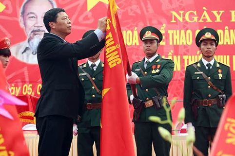 Huyện Lục Ngạn đón nhận danh hiệu Anh hùng Lực lượng vũ trang nhân dân