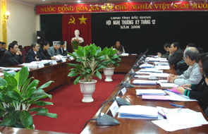 UBND tỉnh tổ chức hội nghị thường kỳ tháng 12/2006.