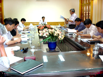 Ban chỉ đạo xúc tiến đầu tư Bắc Giang họp bàn biện pháp triển khai hoạt động trong năm 2006.