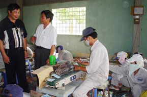 UBND tỉnh Bắc Giang tặng thưởng cho 20 tập thể và doanh nhân tiêu biểu nhân ngày Doanh nhân Việt Nam năm 2006.