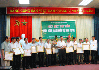 Hiệp hội doanh nghiệp Bắc Giang gặp mặt hội viên nhân kỷ niệm Ngày Doanh nhân Việt Nam (13/10).    
