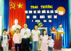 Bắc Giang chú trọng làm tốt công tác xã hội hoá giáo dục.