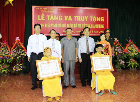 Bắc Giang: Trao tặng và truy tặng Danh hiệu vinh dự Nhà nước Bà Mẹ Việt Nam Anh hùng