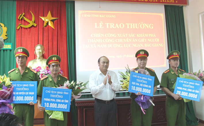 Chủ tịch UBND tỉnh Nguyễn Văn Linh thưởng nóng Ban chuyên án khám phá thành công vụ trọng án tại huyện Lục Ngạn, Bắc Giang
