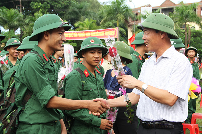 Bắc Giang: 1.350 thanh niên hăng hái lên đường nhập ngũ