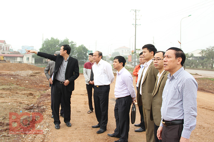 Chủ tịch UBND tỉnh Nguyễn Văn Linh kiểm tra công trình xây dựng tại huyện Việt Yên