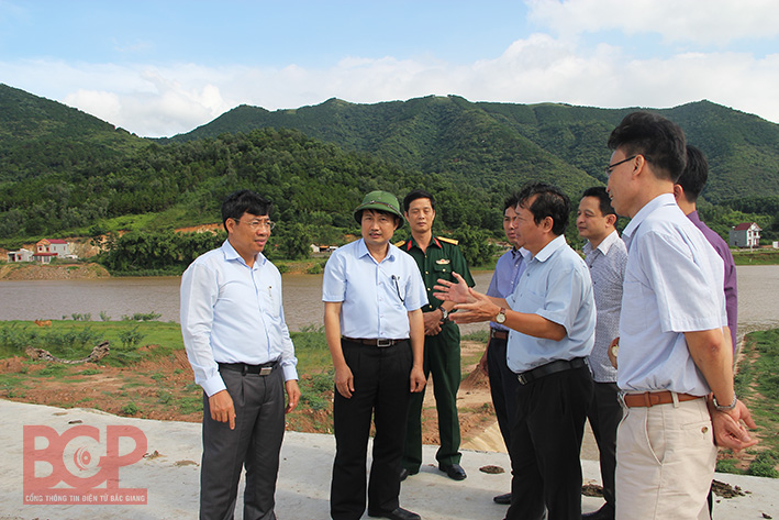 Phó Chủ tịch UBND tỉnh Dương Văn Thái kiểm tra phòng, chống thiên tai, tìm kiếm cứu nạn
