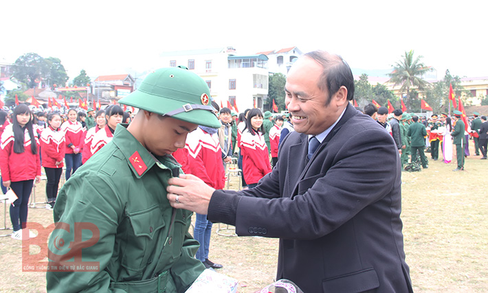Bắc Giang: Tưng bừng ngày hội giao quân năm 2016