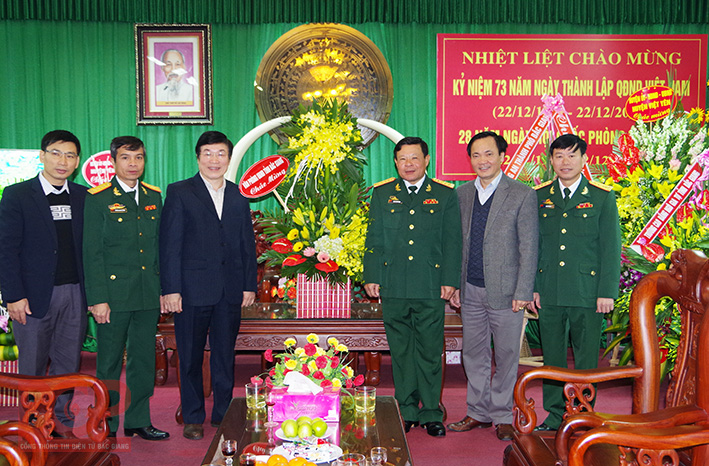 Văn phòng UBND tỉnh Bắc Giang chúc mừng Bộ Chỉ huy Quân sự tỉnh nhân ngày truyền thống