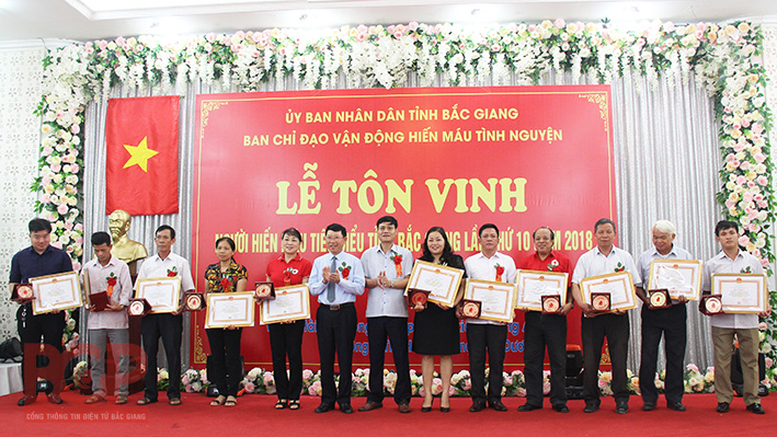 Bắc Giang: Tôn vinh người hiến máu tiêu biểu năm 2018