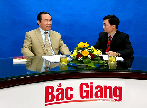 Chủ tịch Ủy ban MTTQ tỉnh trả lời phỏng vấn Báo Bắc Giang điện tử về công tác bầu cử đại biểu...