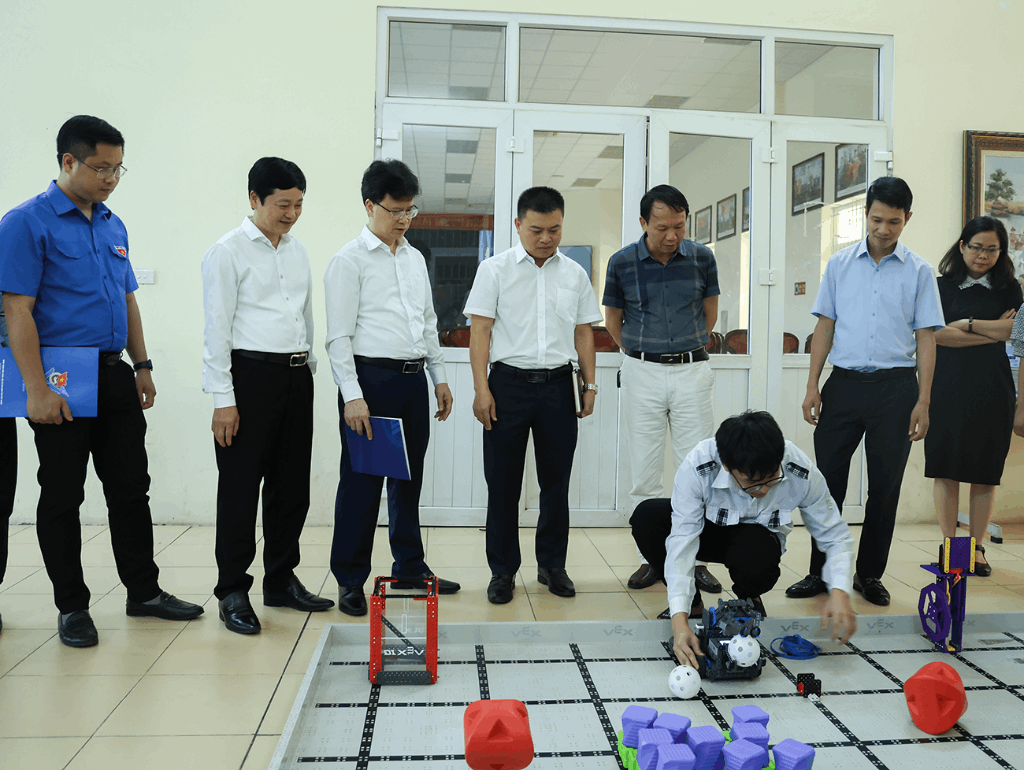 Bac Giang launches 1st Robocon Contest in 2024|https://en.bacgiang.gov.vn/detailed-news/-/asset_publisher/MVQI5B2YMPsk/content/bac-giang-launches-1st-robocon-contest-in-2024